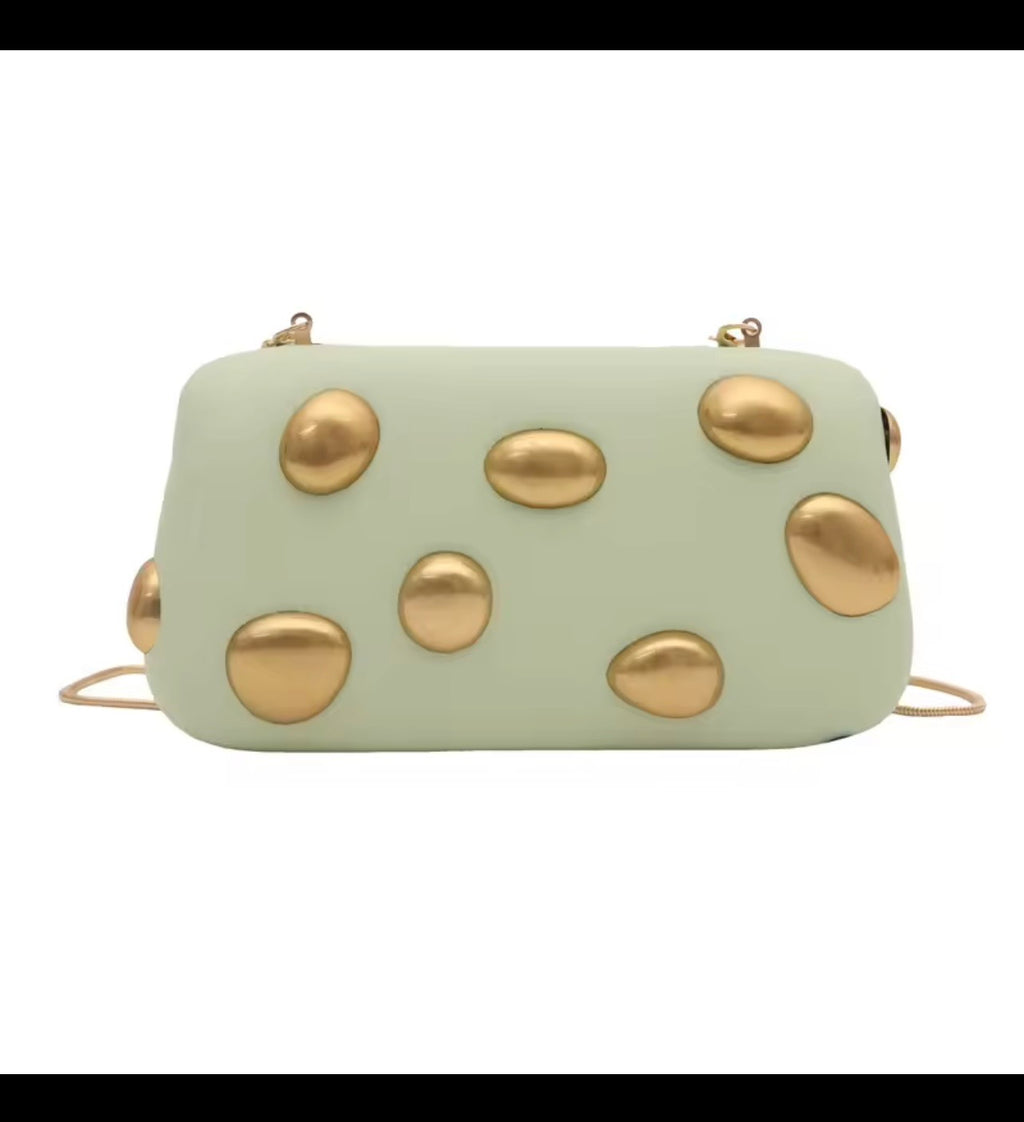 ✨ Gold Pebble Clutch