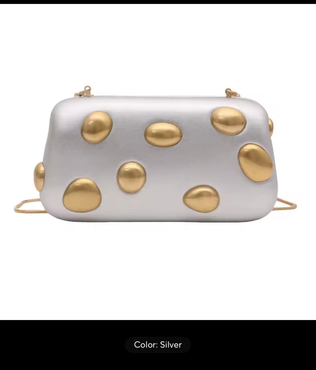 ✨ Gold Pebble Clutch