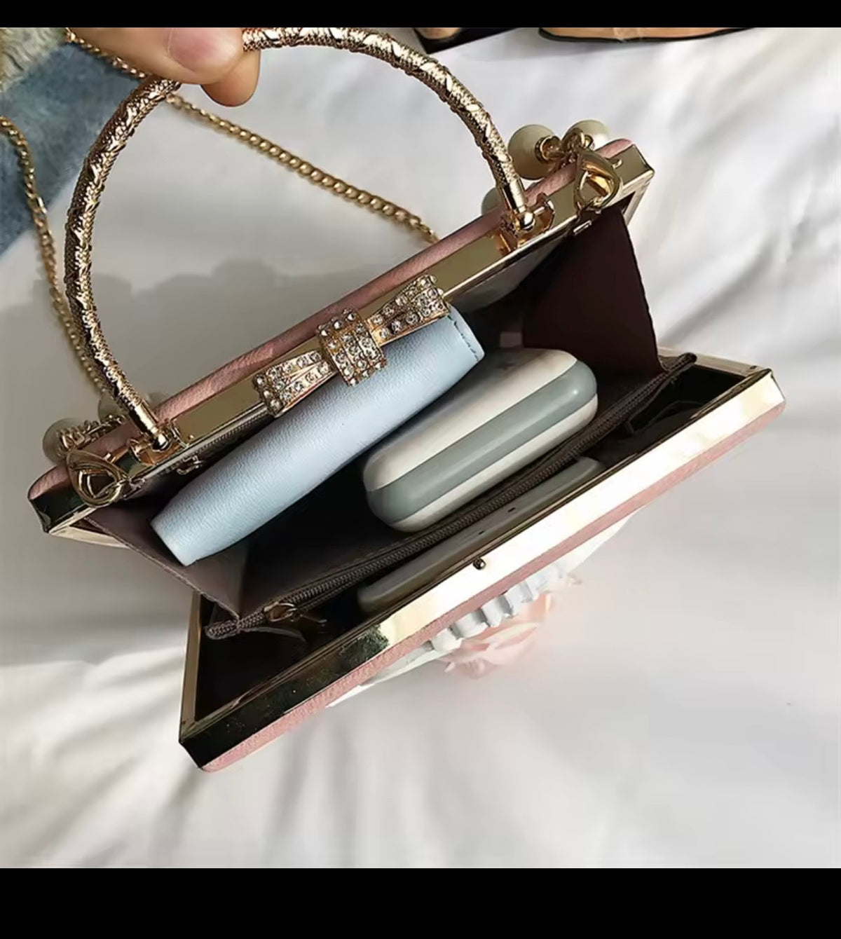 ✨ Rose Frame Handbag (AVAILABLE IN DIFFERENT COLORS)