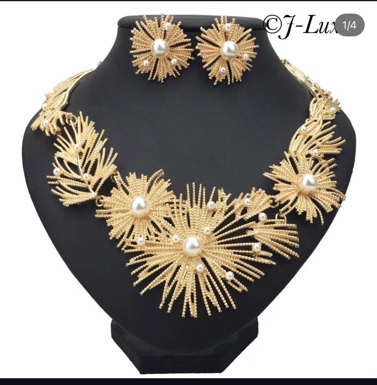 ✨ Gold Pearl Burst Necklace Set