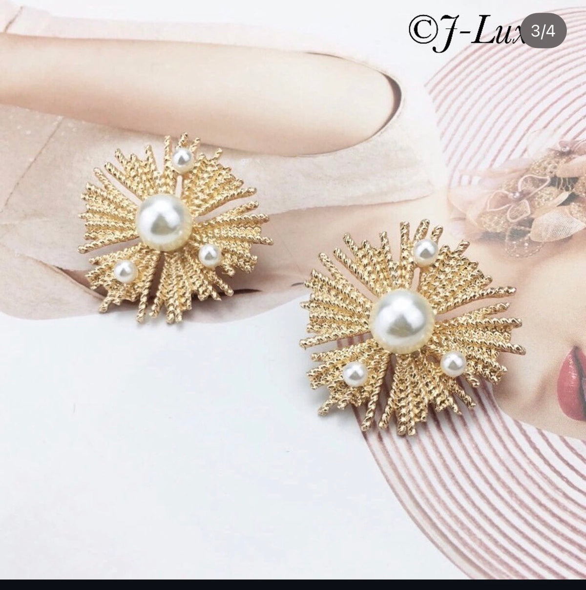 ✨ Gold Pearl Burst Necklace Set