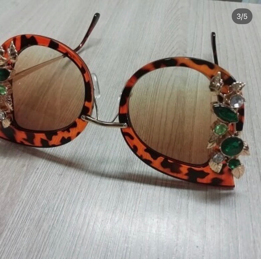✨Gem Embellished Sunglasses