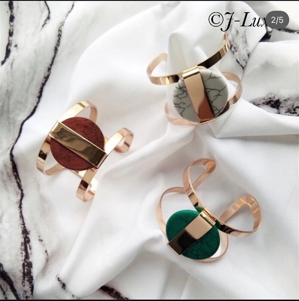 ✨ Gold Marble Statement Bracelet